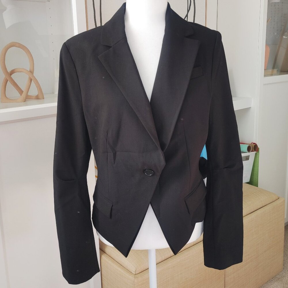 NWT BCBGMAXAZRIA Black Cropped One-Button Blazer - Size Medium